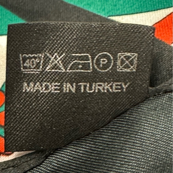 Vintage Oblong Scarf Shawl 100% Silk 28"x67" Floral‎ Black Trim Fringe Turkey - Picture 4 of 8